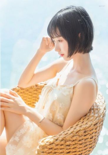 《小镇姑娘》在线观看