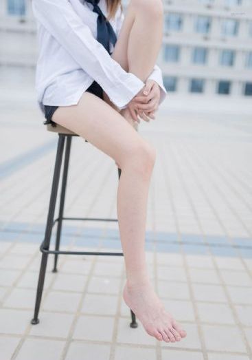 年轻的女闺蜜hd