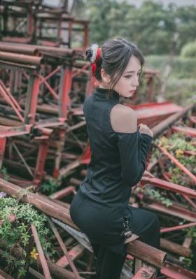 特别的她